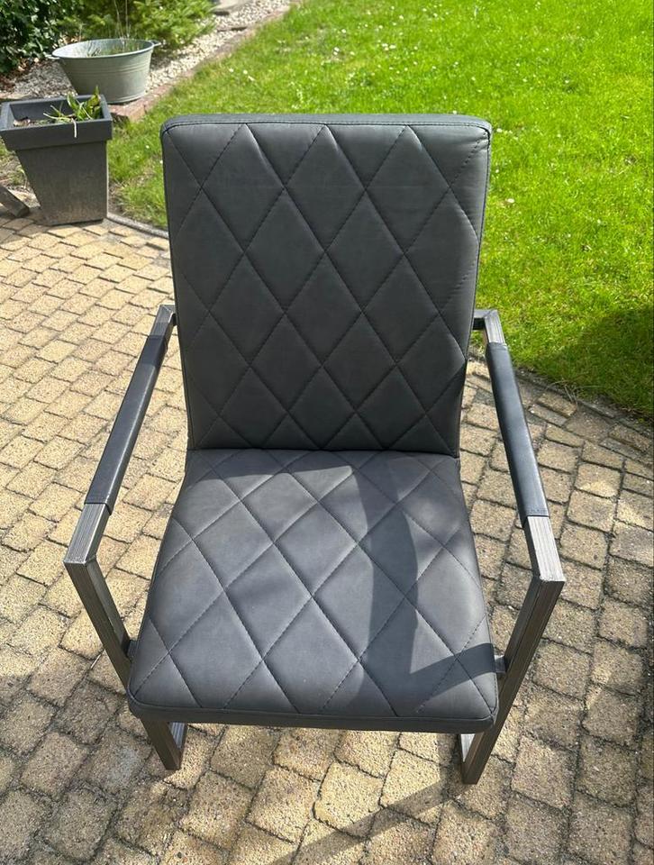 Zwarte leren stoelen met ijzeren frame - Industrieel, Antiek en Kunst, Antiek | Meubels | Stoelen en Banken, Ophalen