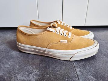 Diverse schoenen, bijna allemaal z.g.a.n.! beschikbaar voor biedingen