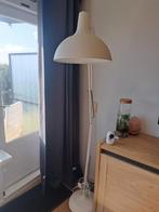 Grote staande lamp, Huis en Inrichting, Wit, Zo goed als nieuw, 150 tot 200 cm, 50 tot 100 cm