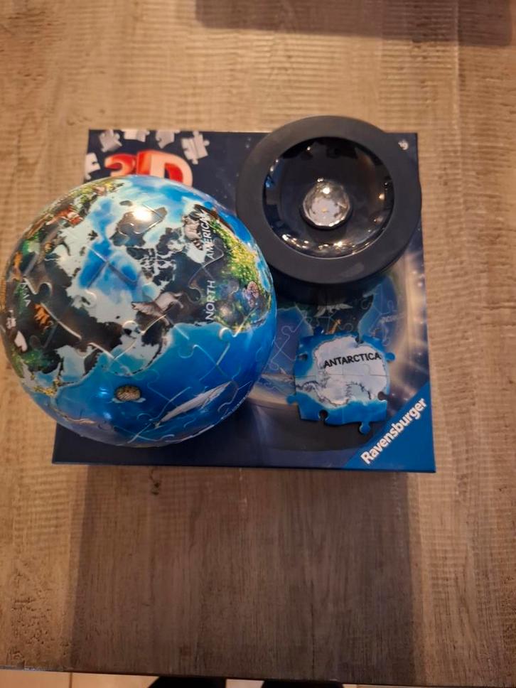 Ravensburger 3D puzzle globe night Light, Kinderen en Baby's, Speelgoed | Kinderpuzzels, Zo goed als nieuw, 6 jaar of ouder, Meer dan 50 stukjes