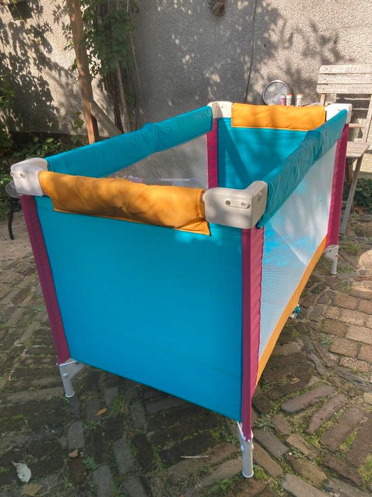 Opvouwbaar campingbedje baby/peuter, Kinderen en Baby's, Boxen, Gebruikt, Rechthoekig, Ophalen