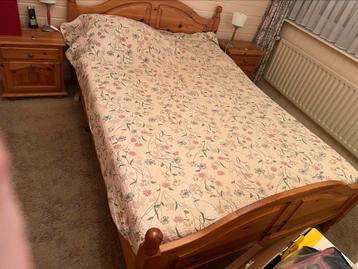 Twee persoons grenen bed 140x200