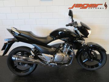 Suzuki GW 250 INAZUMA PERFECT A2 MOTOR! (bj 2014) beschikbaar voor biedingen