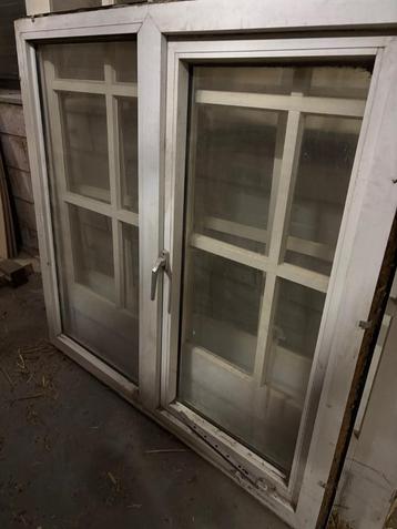 Raam kunststof b x h 1.30 wit beschikbaar voor biedingen