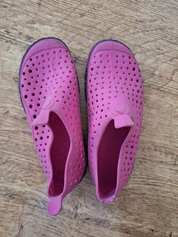 Waterschoenen maat 28 beschikbaar voor biedingen