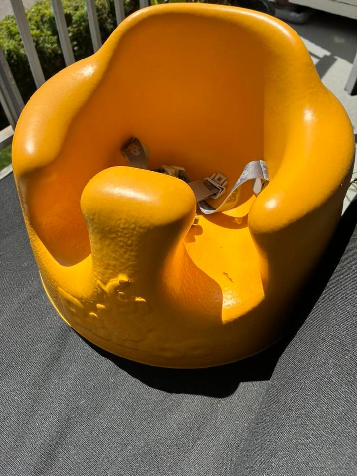 Bumbo stoeltje geel, Kinderen en Baby's, Kinderstoelen, Zo goed als nieuw, Overige typen, Gordel(s), Ophalen