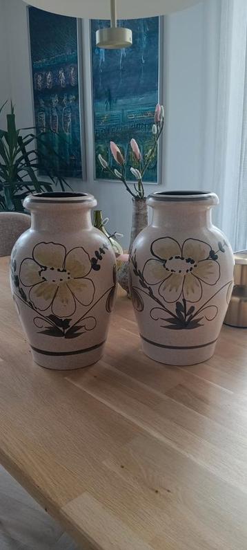 2 Schreurich vazen, puntgaaf, mooie retrolook beschikbaar voor biedingen