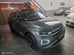 Volkswagen T-Roc 1.5 TSI R-Velgen /Pano /Camera /Beats /Virt, 1258 kg, 4 cilinders, 150 pk, Bedrijf