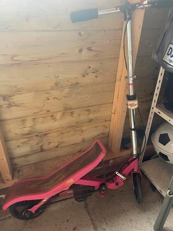 Space scooter roze beschikbaar voor biedingen