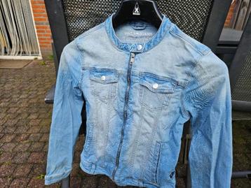 Zo goed als nieuw spijkerjasje C & A maat 158 beschikbaar voor biedingen