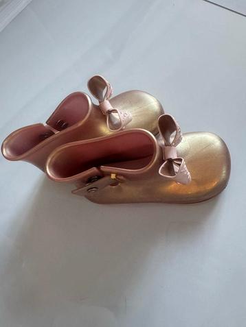 Mini Melissa Laarsjes Gouden Strik, Maat 23/24 beschikbaar voor biedingen