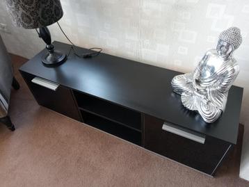Zwarte tv kast 140l/40b/40h/40d-2 deurtjes. beschikbaar voor biedingen