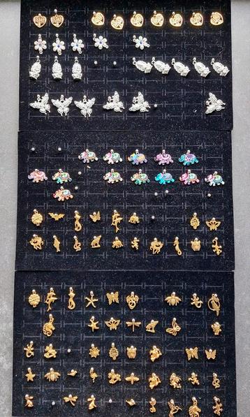 130 bedels (alles in 1 koop) beschikbaar voor biedingen