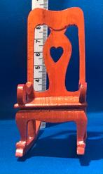 Poppenhuis schommelstoel, Verzamelen, Poppenhuizen en Toebehoren, Ophalen, Zo goed als nieuw, Poppenhuis