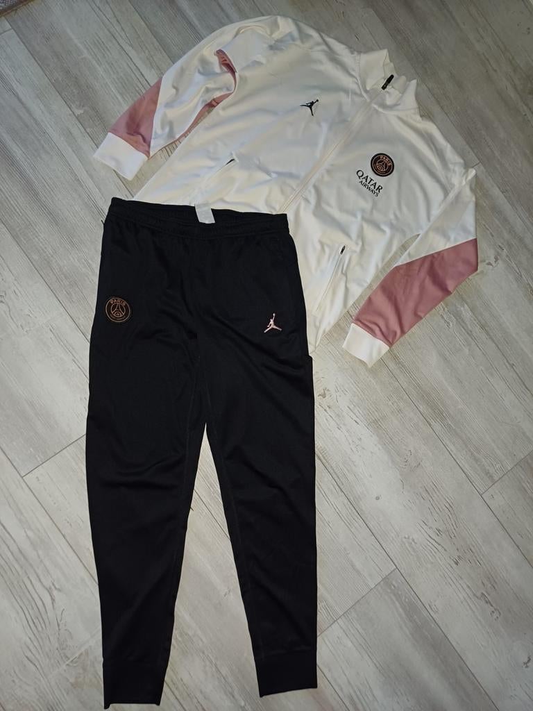 Zgan Trainingspak Nike , ivm groeispurt 2x gedragen mt M, Maat 48/50 (M), Zwart, Nike, Ophalen of Verzenden