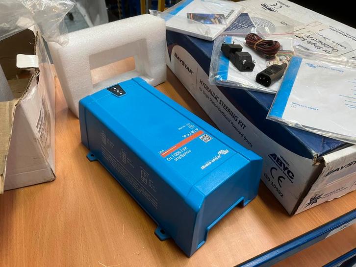 Victron MultiPlus IP21 24/500/10-16 230V omvormer/lader new!, Auto-onderdelen, Accu's en Toebehoren, Universele onderdelen, Nieuw