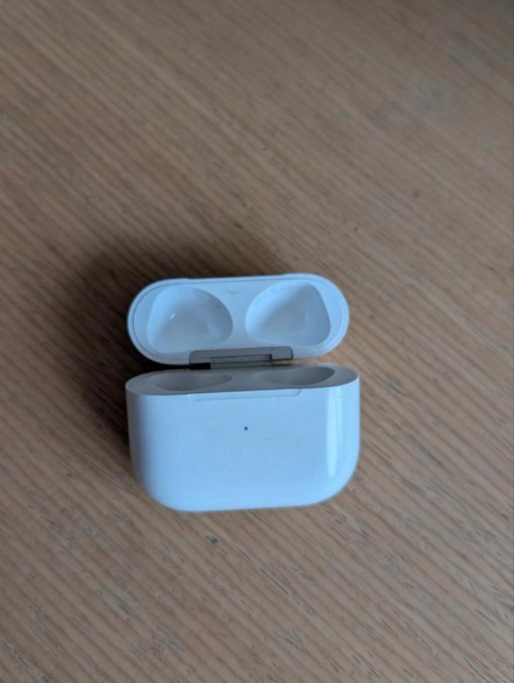 AirPods 3 Oplaadcase & rechter oortje, Telecommunicatie, Mobiele telefoons | Oordopjes, Gebruikt, Ophalen of Verzenden