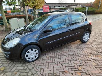 Renault Clio 1.2-16V Special Line beschikbaar voor biedingen