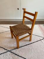Houten kinderstoel met gevlochten zitting, Huis en Inrichting, Stoelen, Ophalen, Zo goed als nieuw, Bruin, Eén