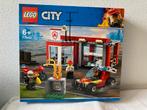 Lego 77943 City Brandweerkazerne Fire Station Starter Set, Kinderen en Baby's, Speelgoed | Duplo en Lego, Ophalen, Nieuw, Complete set