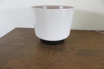 Vintage keramiek bloempot, in mooi model, grijs/ zwart kleur beschikbaar voor biedingen