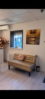 Gratis afhalen gouden bank 2 zits grootte, Ophalen, Zo goed als nieuw