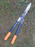FISKARS heggenschaar, bladlengte 21 cm, €25,-, Ophalen of Verzenden, Gebruikt, Elektrisch