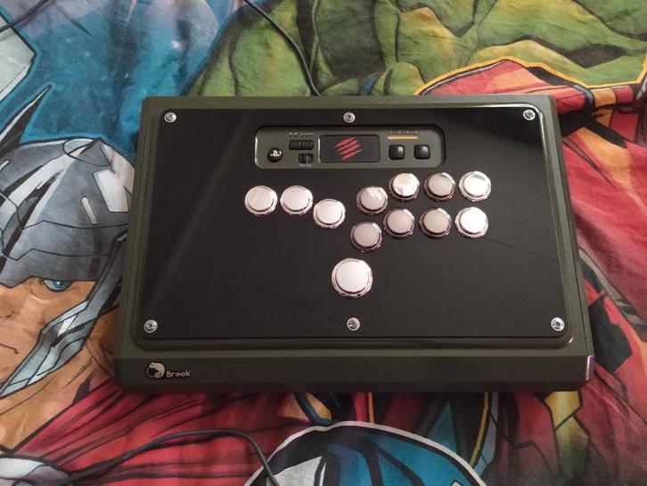 Hitbox Madcatz Custom Controller, Computers en Software, Joysticks, Zo goed als nieuw, Ophalen of Verzenden