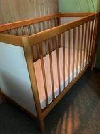 In hoogte verstelbaar beuken ledikant, Ophalen, Gebruikt, Ledikant