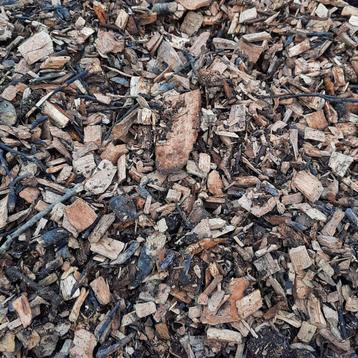 GRATIS houtsnippers chips mulch gratis beschikbaar voor biedingen