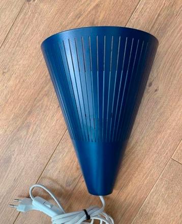 Ikea Klyka blauwe wandlamp.  beschikbaar voor biedingen