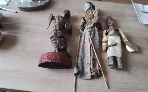 2 antieke Indische wajang poppen,1 vechter,Handmade, Antiek en Kunst, Kunst | Niet-Westerse kunst, Ophalen of Verzenden