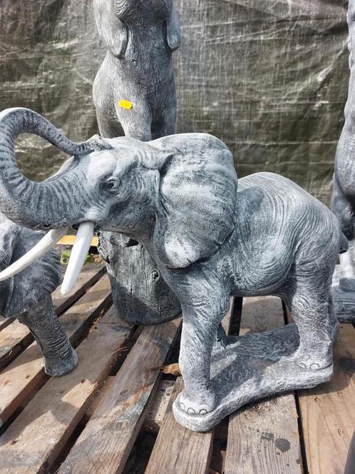 Olifant met slagtanden, Tuin en Terras, Tuinbeelden, Nieuw, Dierenbeeld, Beton, Ophalen