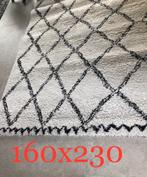 Vloerkleed hoogpolig wit crème met zwart ruit, Huis en Inrichting, Stoffering | Tapijten en Kleden, Ophalen, 150 tot 200 cm, 200 cm of meer
