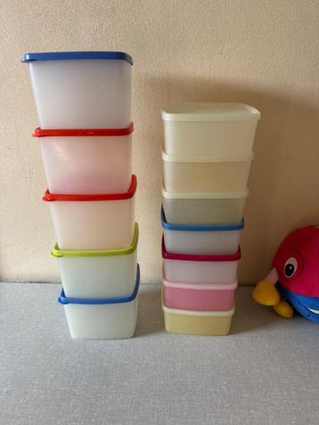 12 I.Z.G.S. verkerende diepvriesbakken van TUPPERWARE beschikbaar voor biedingen