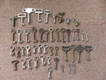 oude antieke sleutels sleuteltje  beschikbaar voor biedingen