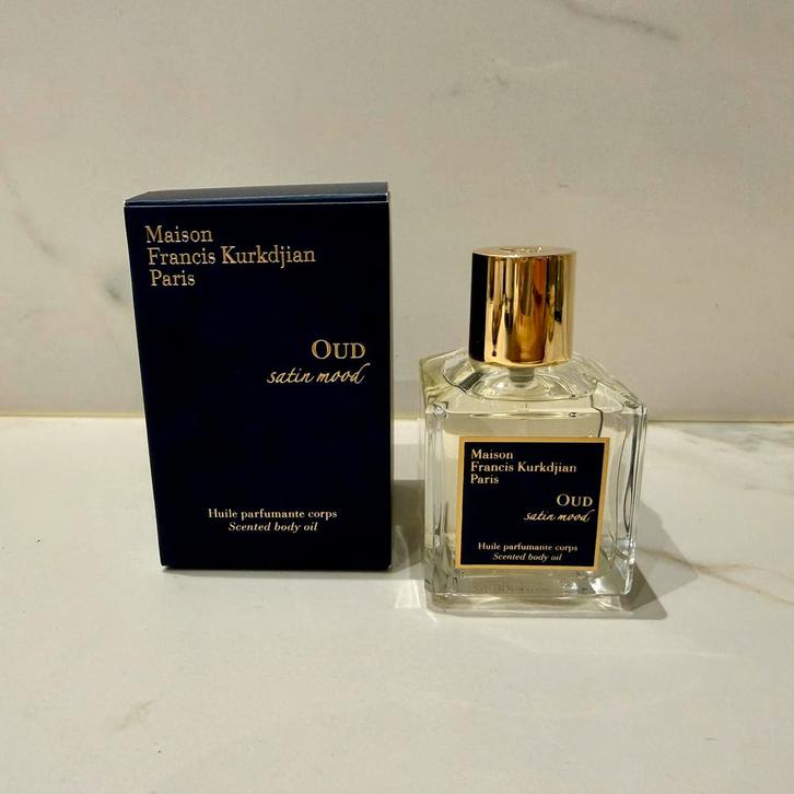 MFK OUD Satin Mood Body Oil 70 ml, Sieraden, Tassen en Uiterlijk, Uiterlijk | Parfum, Zo goed als nieuw, Ophalen of Verzenden
