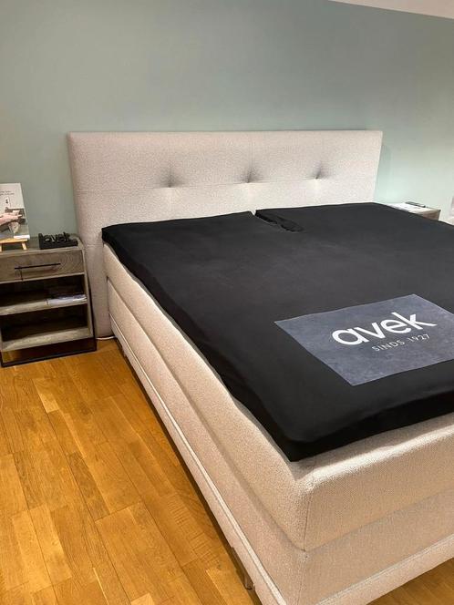 Showroommodel Avek noflik verstelbaar 200 x 210, Huis en Inrichting, Slaapkamer | Boxsprings, Nieuw, Overige maten, 210 cm, Tweepersoons