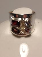 zilveren ring met edelsteentjes, Verzenden, 19 tot 20, Zo goed als nieuw, Met edelsteen