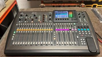 Behringer x32 fullzise incl gator case beschikbaar voor biedingen