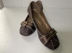 Pump nostalgie. Bruin/ brons maat 38, Kleding | Dames, Pumps, Overige kleuren, Ophalen of Verzenden, Gedragen