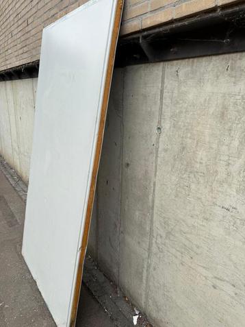 Sandwichpanelen beschikbaar voor biedingen