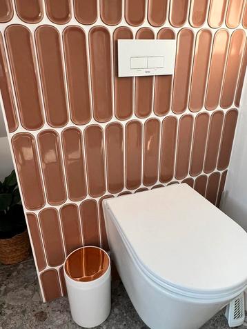 Mooie moderne Spaanse wandtegels kleur toffee.  beschikbaar voor biedingen