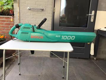 Te koop een robuste bladblazer en bladzuiger beschikbaar voor biedingen