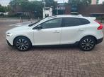 Volvo V40 1.5 T3 152PK Geartronic cross-country parelmoerwit, Auto's, Volvo, Zwart, 4 cilinders, 700 kg, Wit