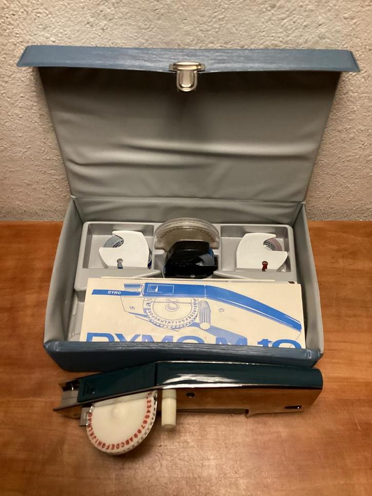 DYMO labelmaker in originele doos, Computers en Software, Labelprinters, Zo goed als nieuw, Tape-label, Ophalen of Verzenden