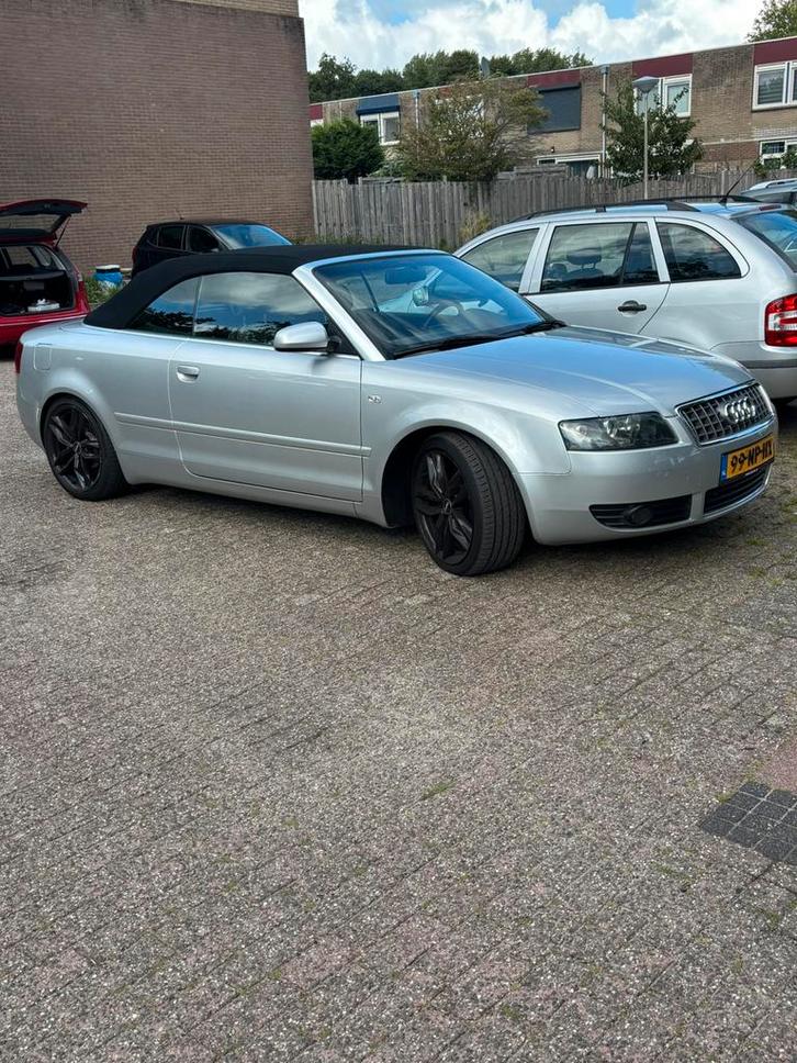 Audi A4 2.4 V6 125KW Cabrio AUT 2004 Grijs, Auto's, Audi, Particulier, Benzine, F, Cabriolet, Automaat, Origineel Nederlands, Zilver of Grijs