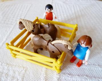 Playmobil: 3579 vintage 2 kinderen met 2 pony’s en hekwerk