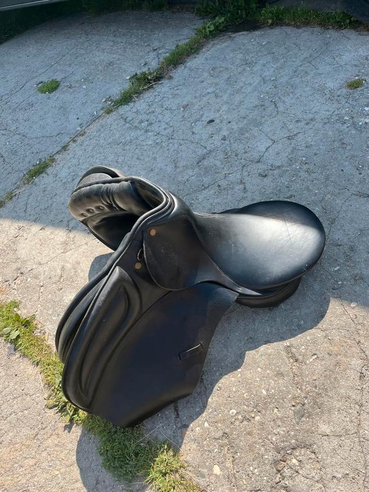 Hele mooie Kieffer en Rossner zadels! 17.5 inch, Dieren en Toebehoren, Paarden en Pony's | Zadels, Zo goed als nieuw, Dressuur