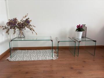 Bijzettafel, glass tables x 2 L 35cm x B 35cm, H 34cm beschikbaar voor biedingen